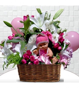 sepette-bebekli-pembe-aranjman